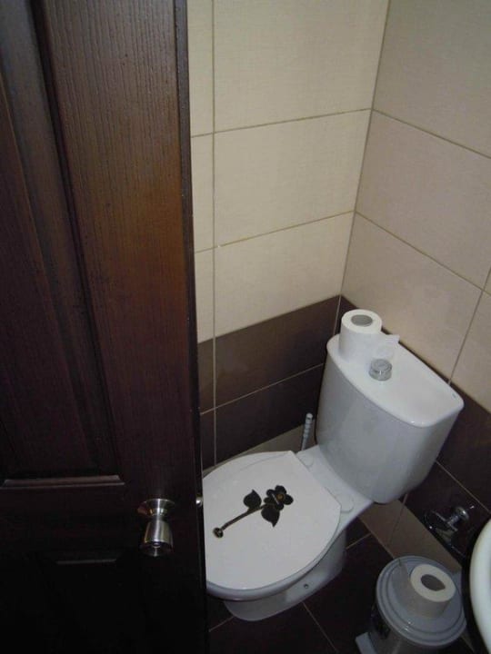 Tür trifft Toilette Hotel Aslan City Kleopatra