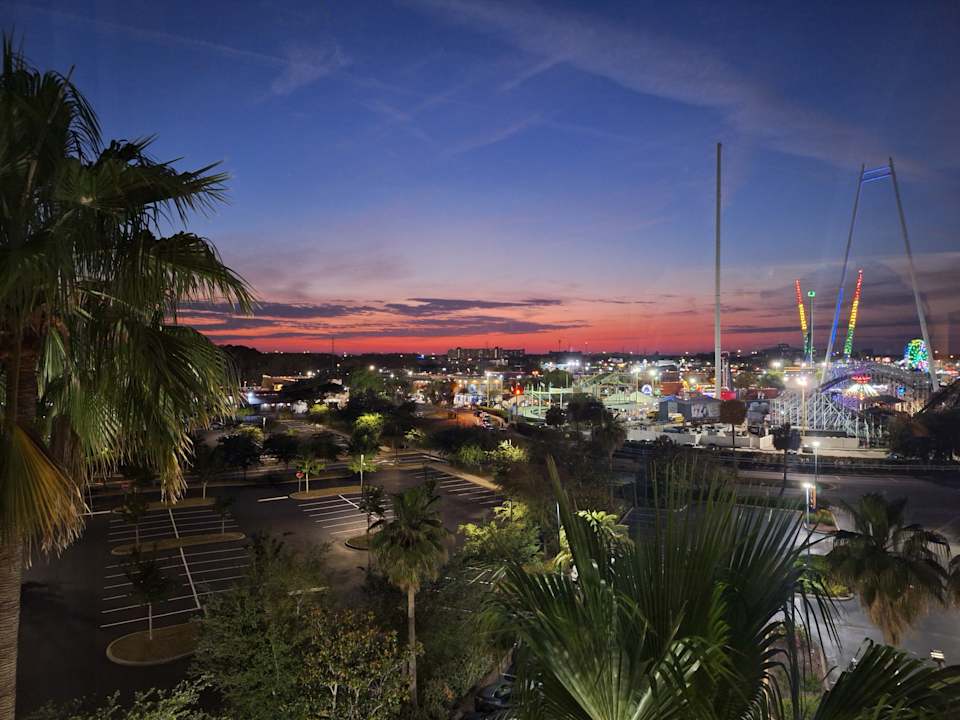 Ausblick Hotel Comfort Suites Maingate East