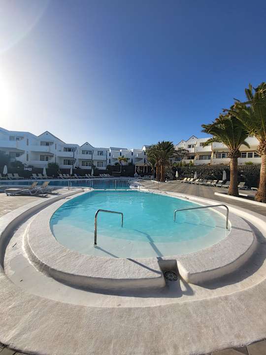 Pool Apartamentos LIVVO Morromar