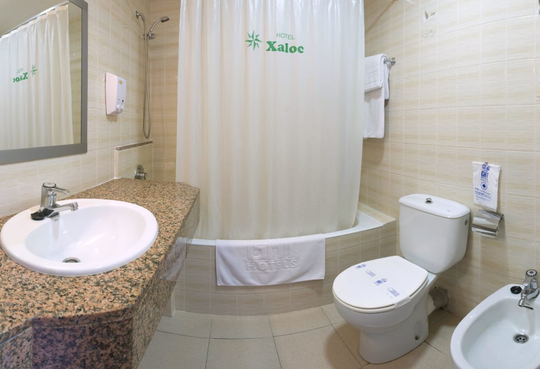 Bathroom Hotel Xaloc