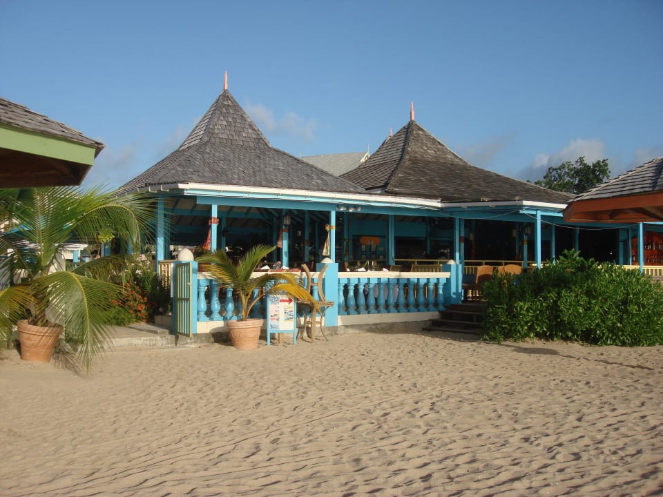 Restaurant direkt am Meer Bay Gardens Beach Resort