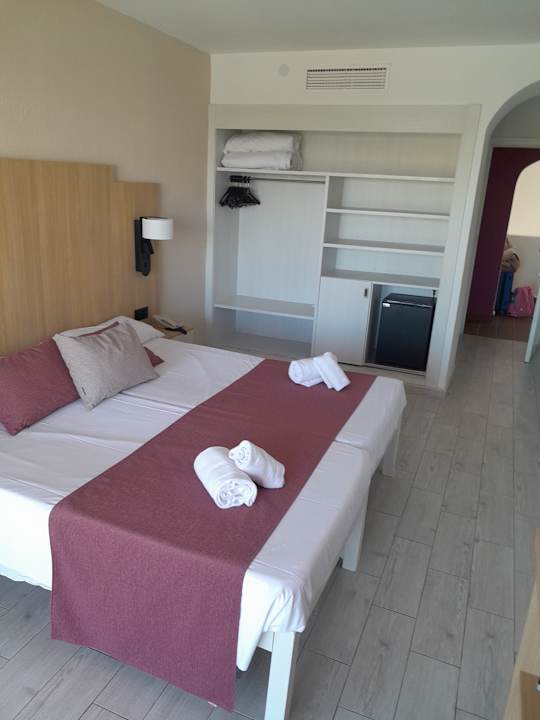 Zimmer Calimera Fido Gardens