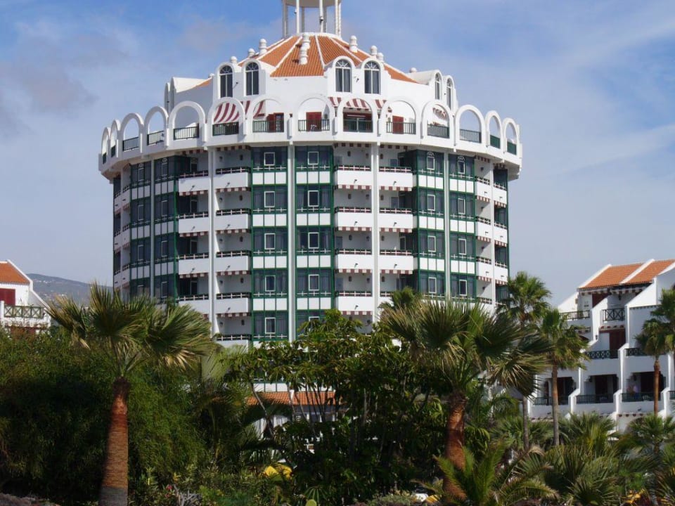 Turm Parque Santiago IV Official