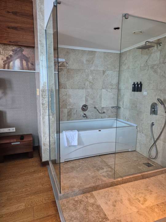 Zimmer Commodore Elite Suites & Spa - Adults only