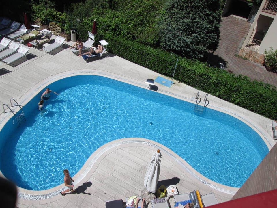 Sehr saubere Poollandschaft Hotel Imperial