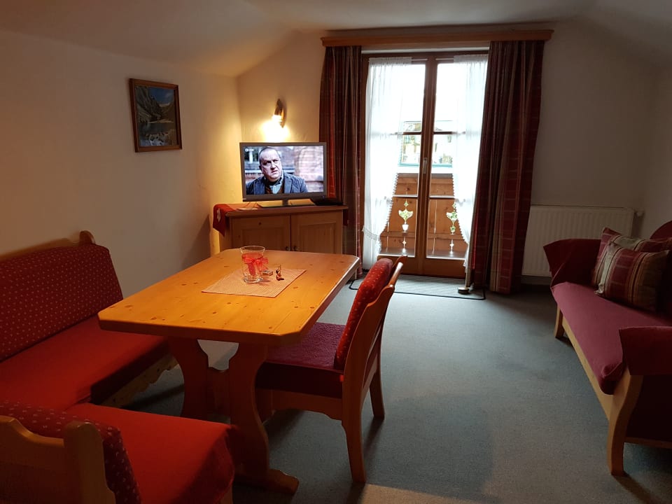 Ihr gemütlicher Wohnraum mit Balkon znd herrlichem Bergblick das Alpen Natur Idyll