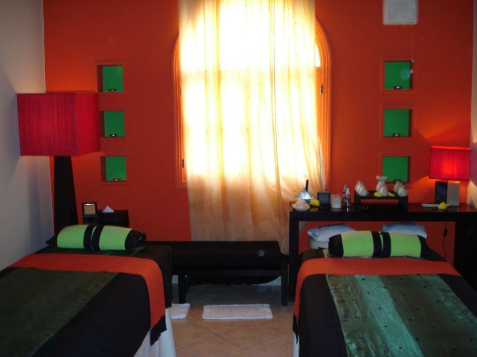 Behandlungsraum im Spabereich Mövenpick Resort & Spa El Gouna