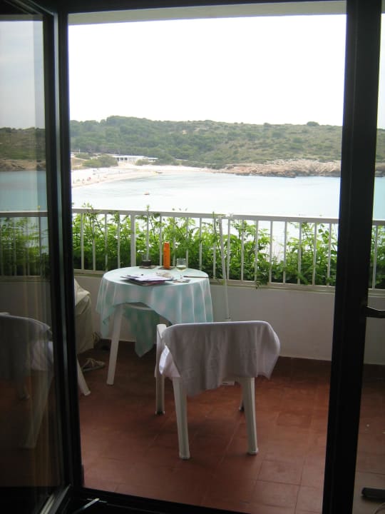 Blick zur Terrasse und dem Strand Beach Club Hotel-Apartments