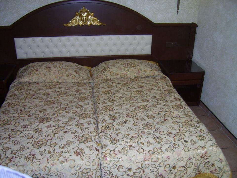 Bett vom Doppelzimmer Hotel Yetkin