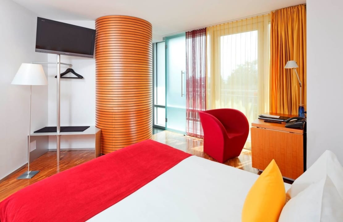 Standardzimmer mit französischem Bett Sedartis Swiss Quality Hotel