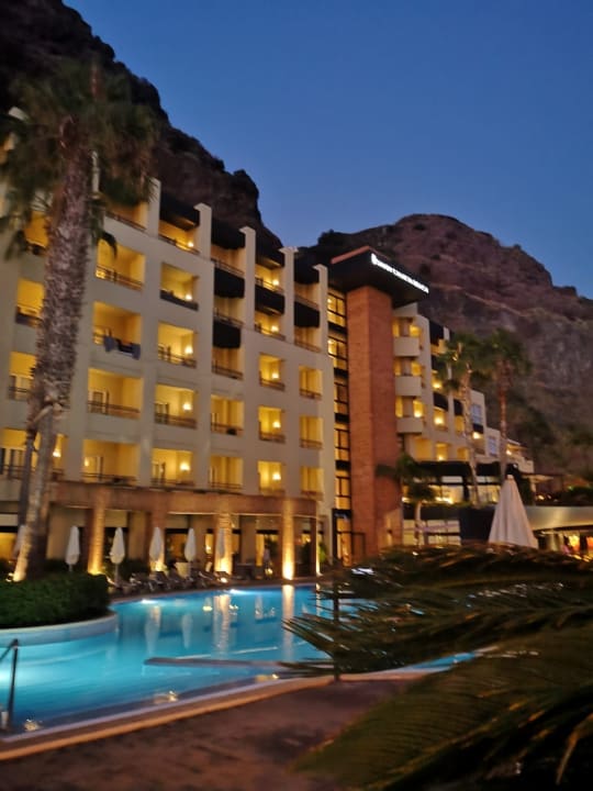 Außenansicht Calheta Beach