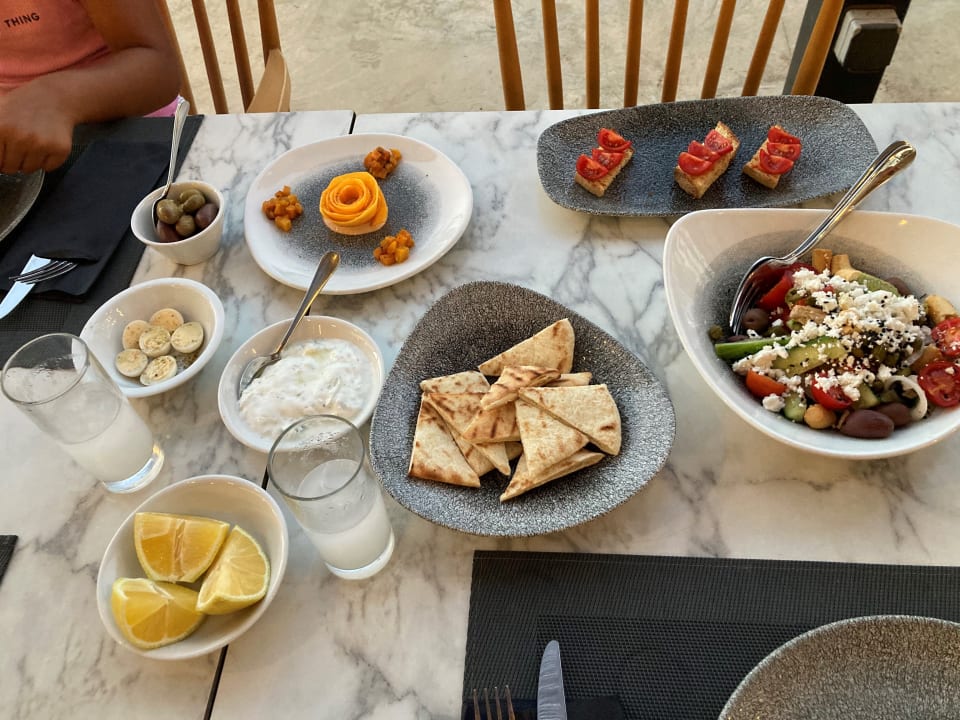 Gastro Crystal Springs Beach Hotel