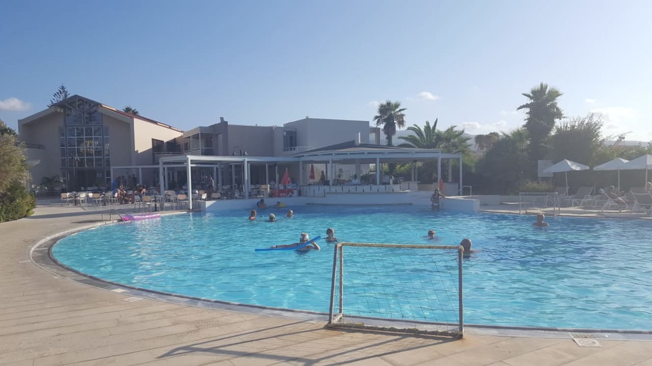 Pool Hotel Minos Mare Beach