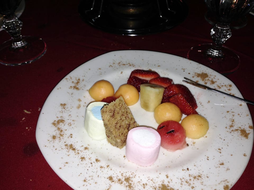 Schoko-Fondue im schweizer Restaurant Punta Cana Princess All Suites Resort & Spa