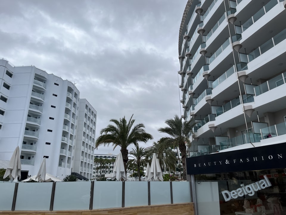 Außenansicht Bull Escorial & Spa