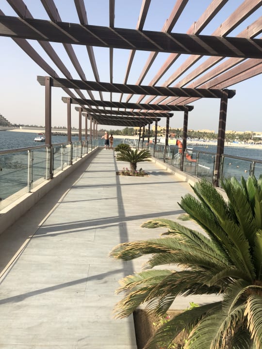 Strand DoubleTree by Hilton Resort & Spa Marjan Island