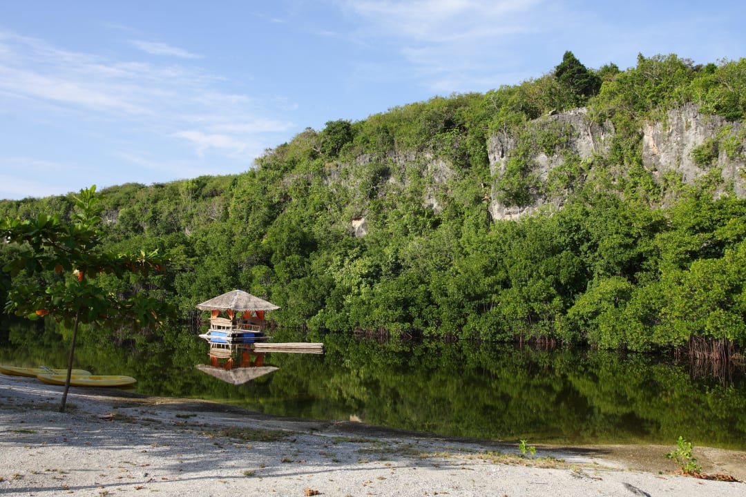 Lagune zum Paddeln  Hotel Sumilon Bluewater Island Resort