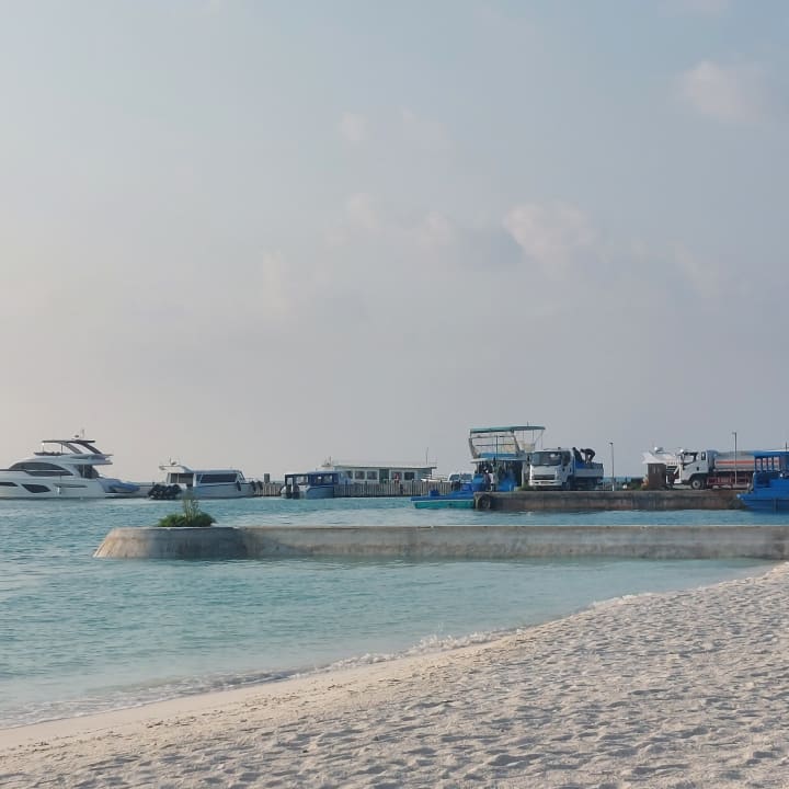 Strand Meeru Maldives Resort Island
