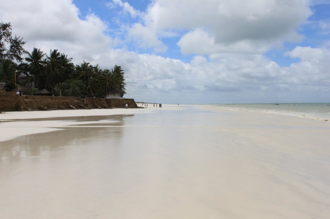 Der Strand bei Ebbe Neptune Village Beach Resort & Spa