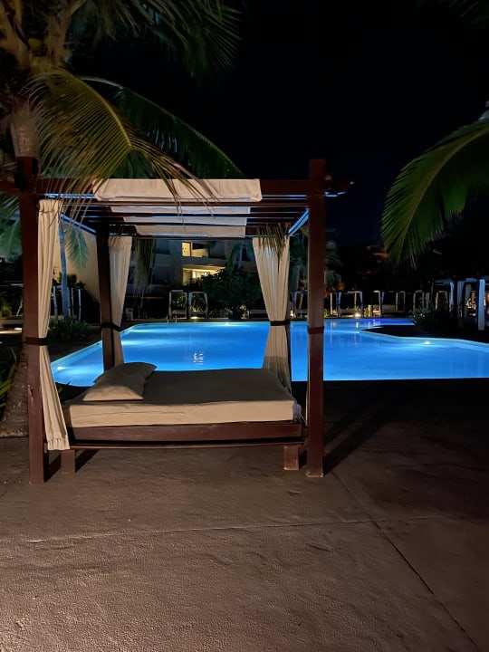 Pool Akumal Bay Beach & Wellness Resort