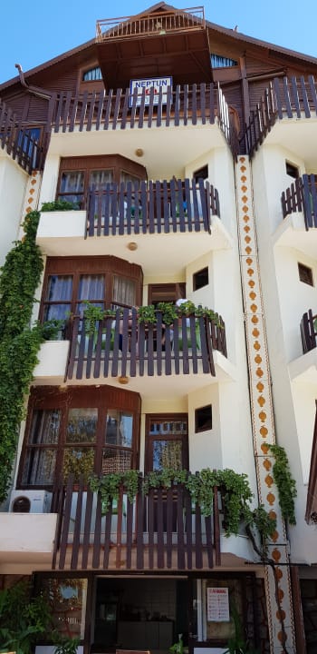 Außenansicht Hotel Neptün/Neptun