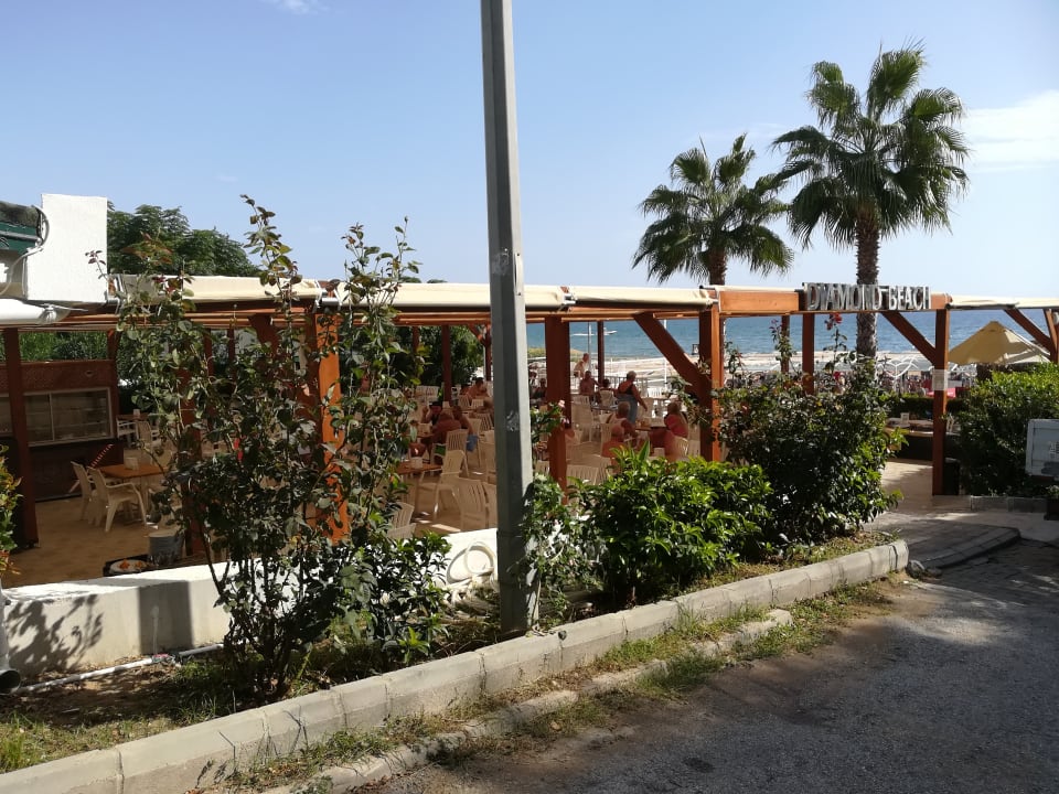 Strand Side Aluna Hotel