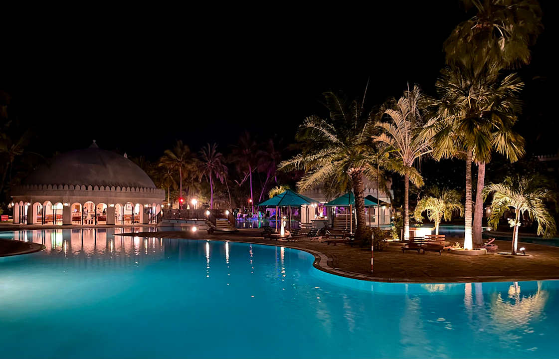 Pool Hotel Southern Palms Beach Resort