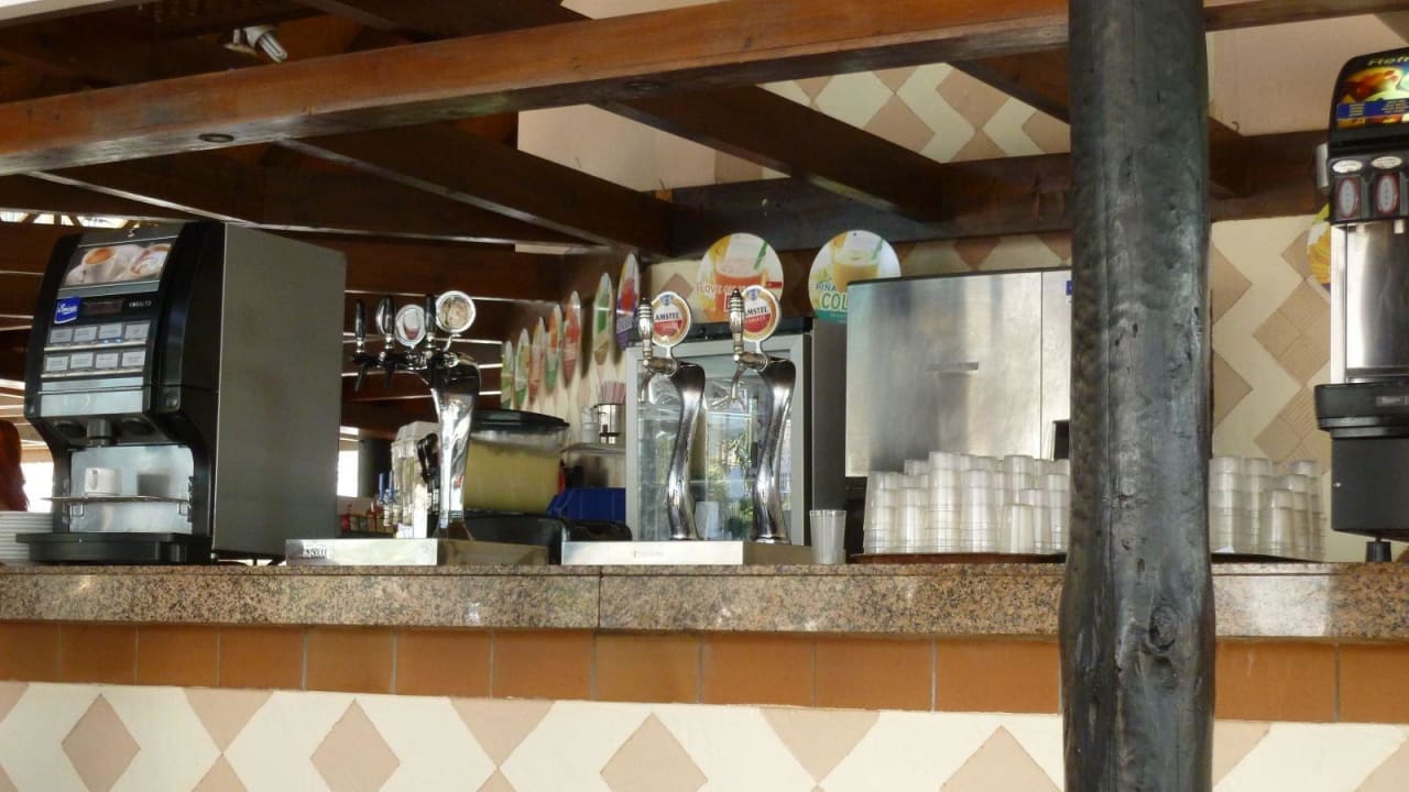 Poolbar Servatur Waikiki