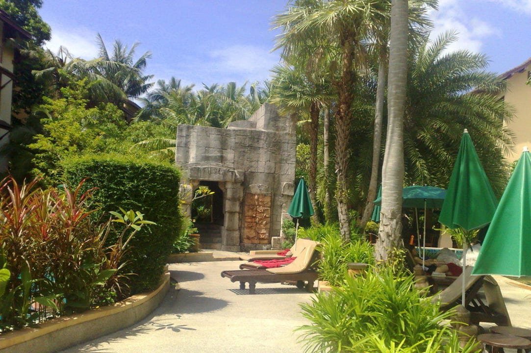 Liegebereich am Pool Kata Palm Resort & Spa