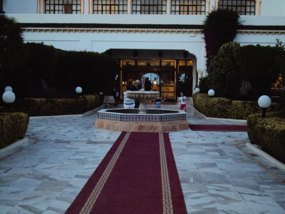 Eingang zur Lobby Hotel El Mouradi Palm Marina