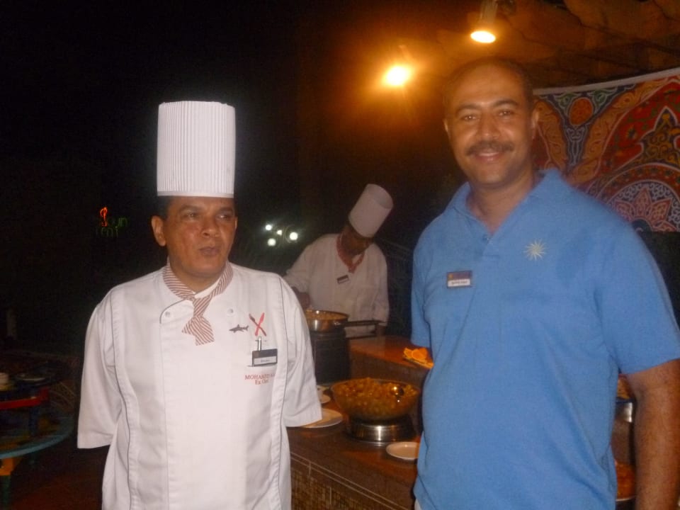 Chefkoch und Restaurantmanager freuen sich  Shams Alam Beach Resort