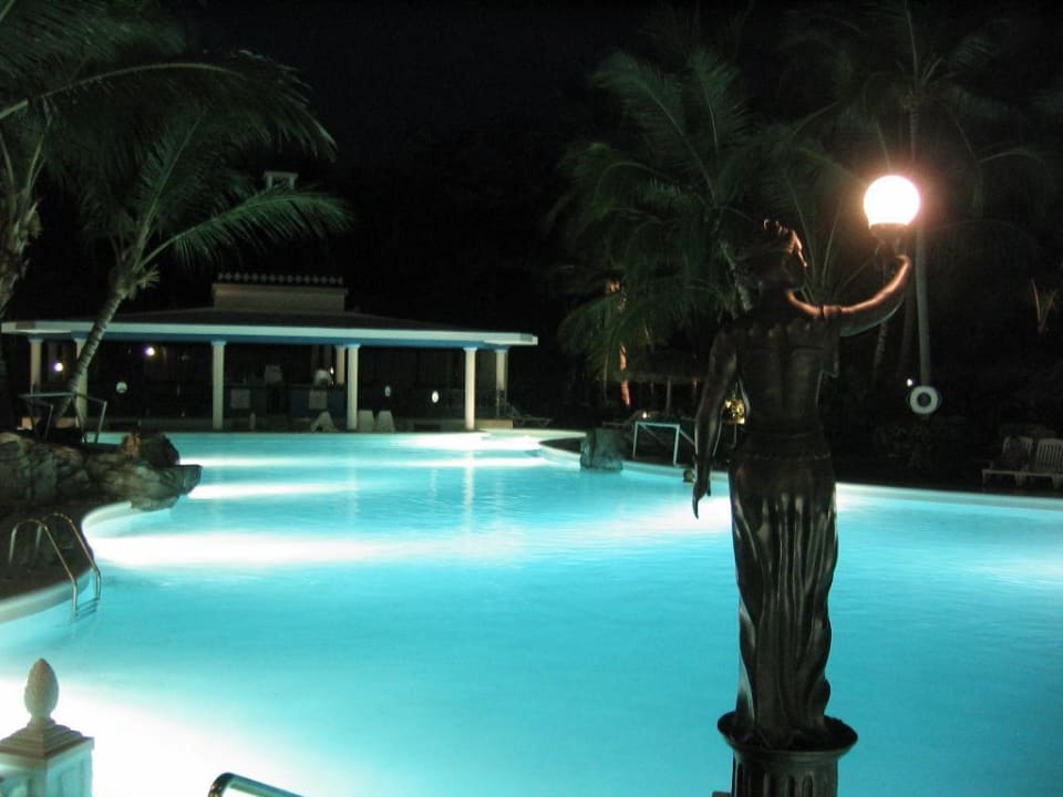Pool by Night Hotel Riu Bambu