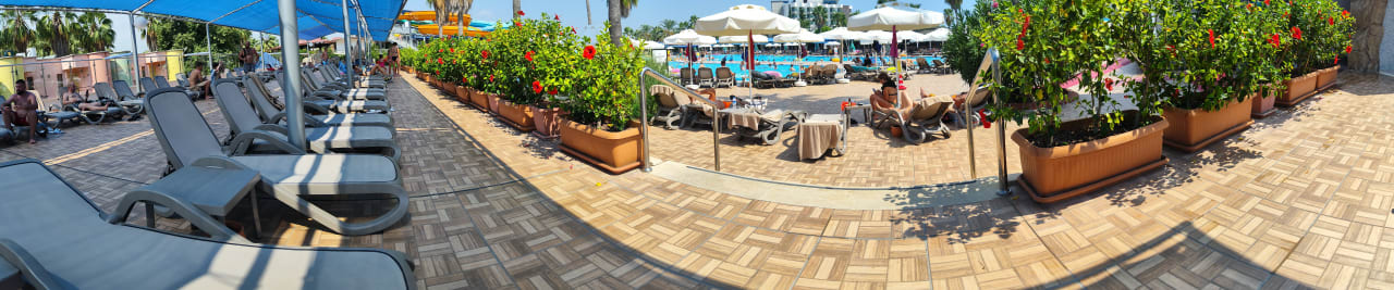 Pool VONRESORT Golden Beach