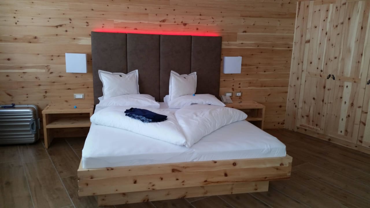 Superior DZ mit tollen Betten Berggasthof Passo Sella