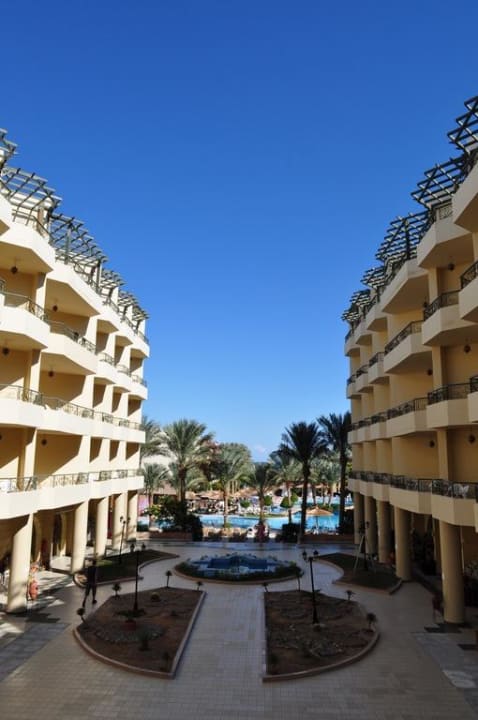 Вид внутри отеля Bellagio Resort & Spa