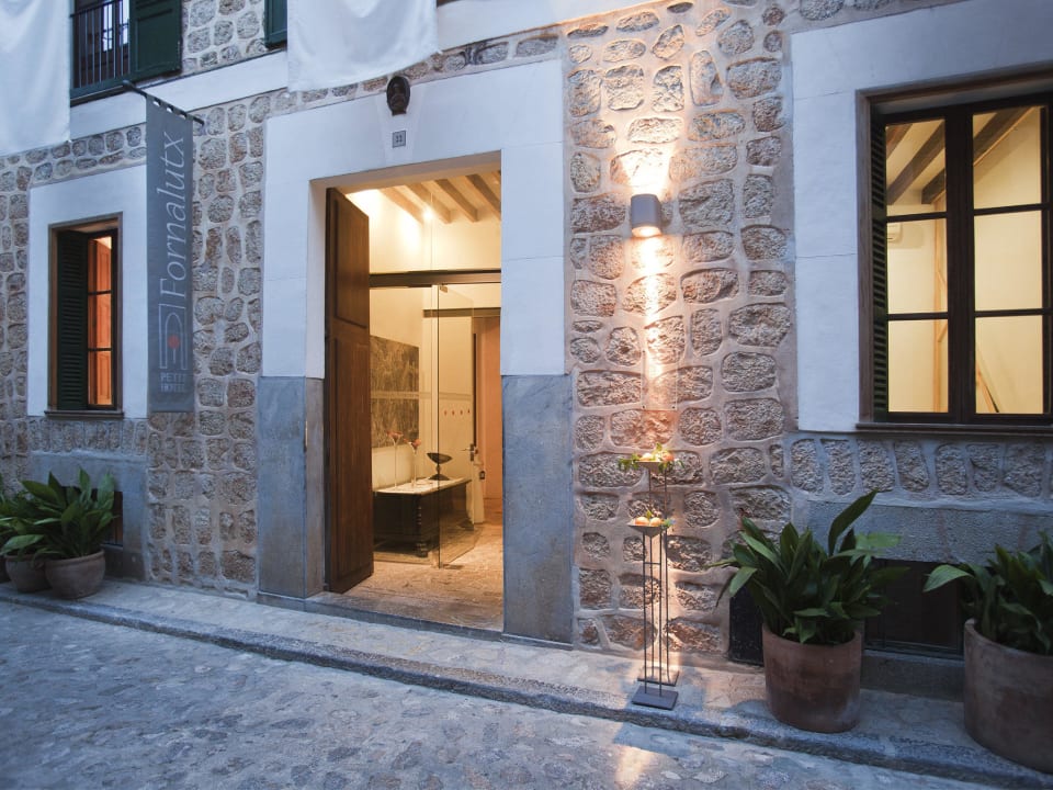 Entrada principal Fornalutx Petit Hotel