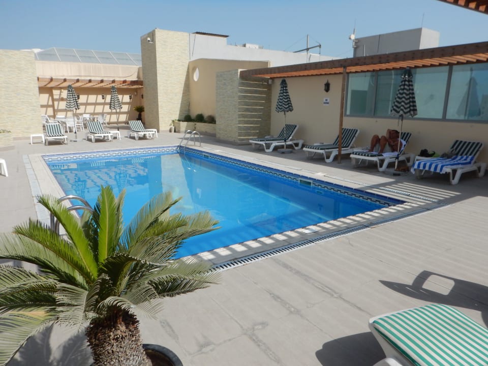 Dachterrassenpool Plaza Inn Doha