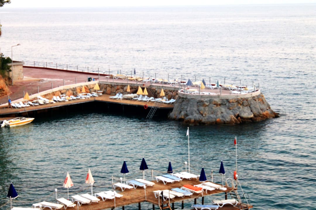 Вид на пирс Aska Bayview Resort