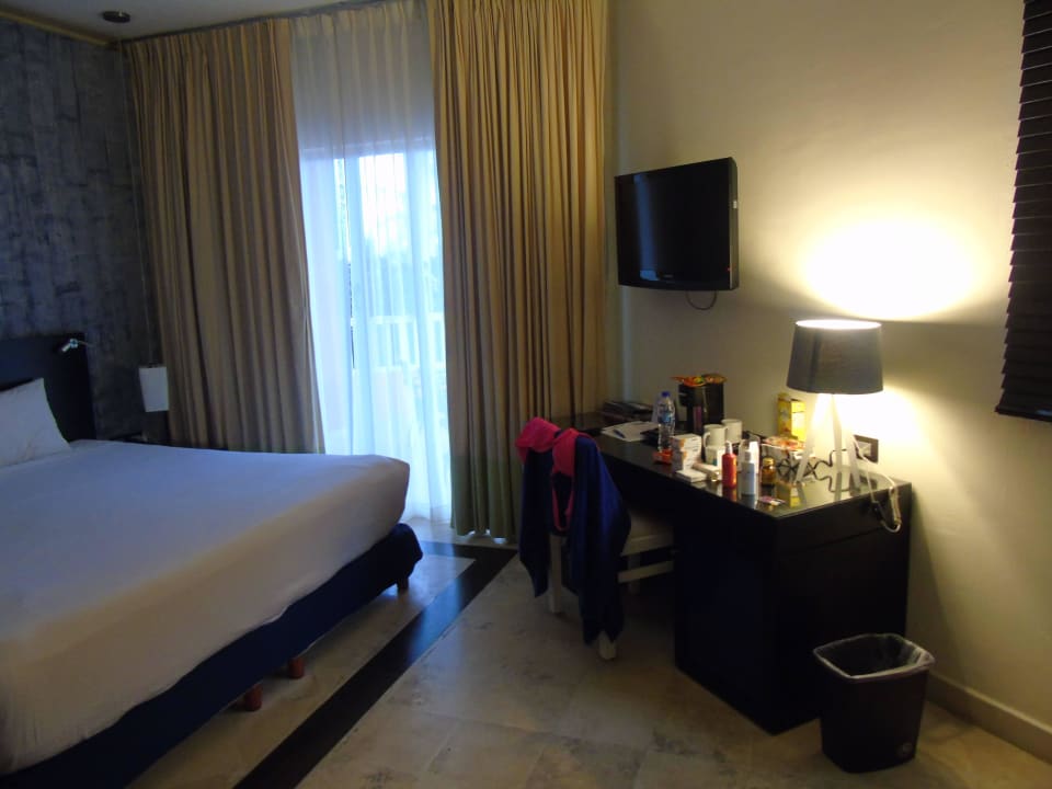 Ablage und Fernseher H10 Ocean Maya Royale - Adults only