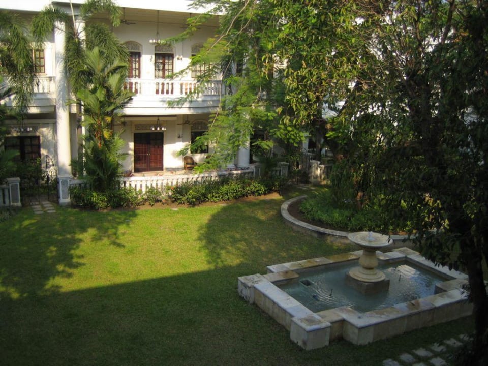 Garten / Innenhof Hotel Majapahit Surabaya