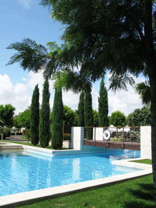 Бассейн Gloria Serenity Resort