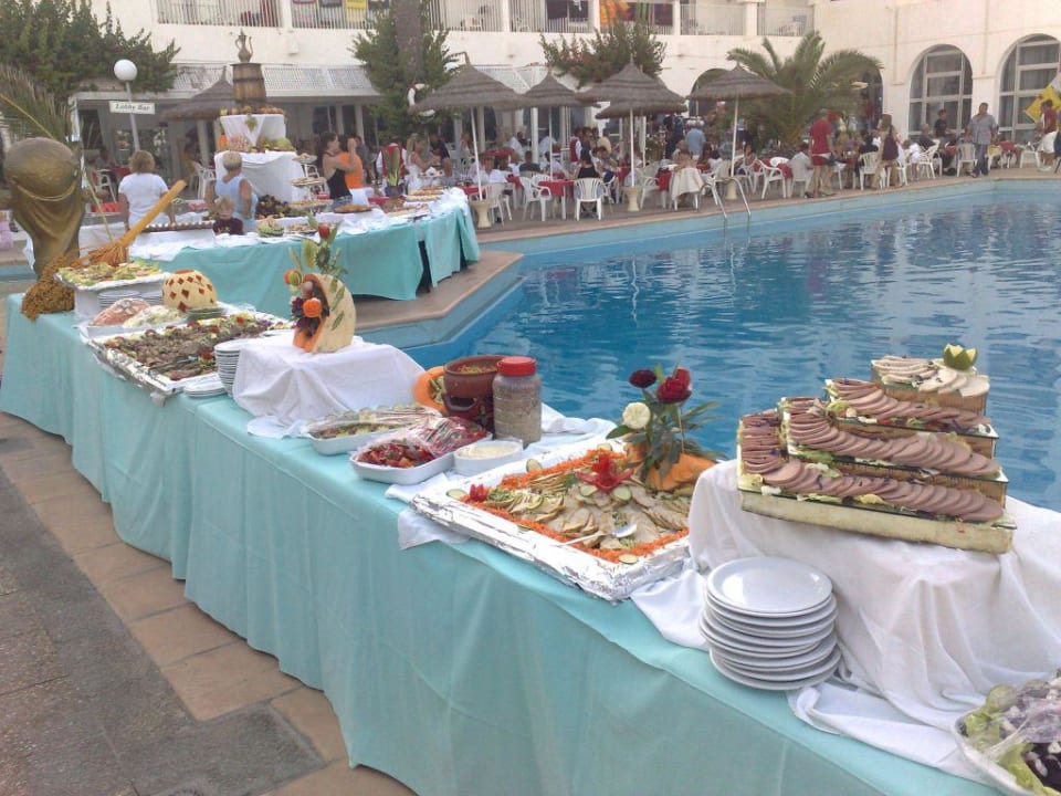 Abendessen am Pool. Einfach Toll! El Mehdi Beach Resort