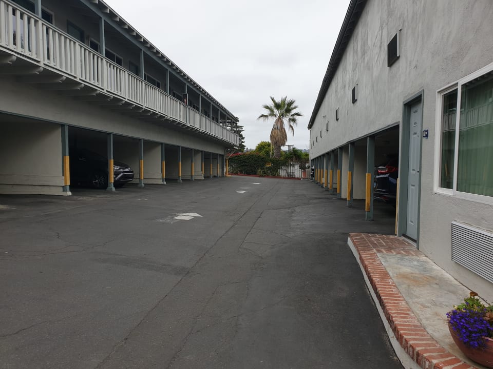 Außenansicht Hotel Crescent Bay Inn