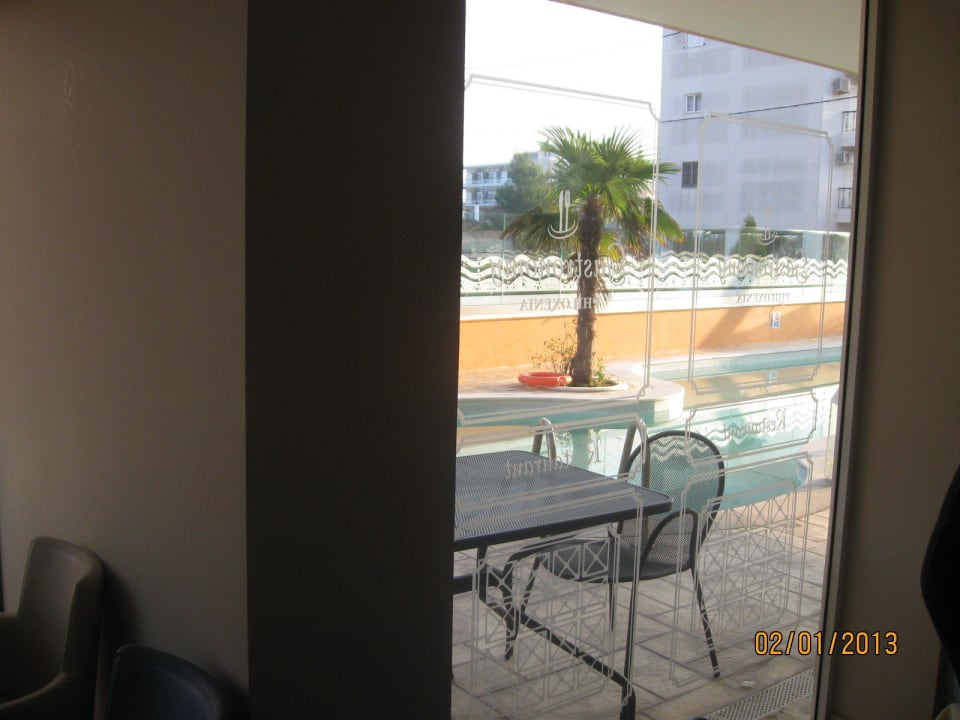 Blick vom Restaurant zum Pool Hotel Philoxenia