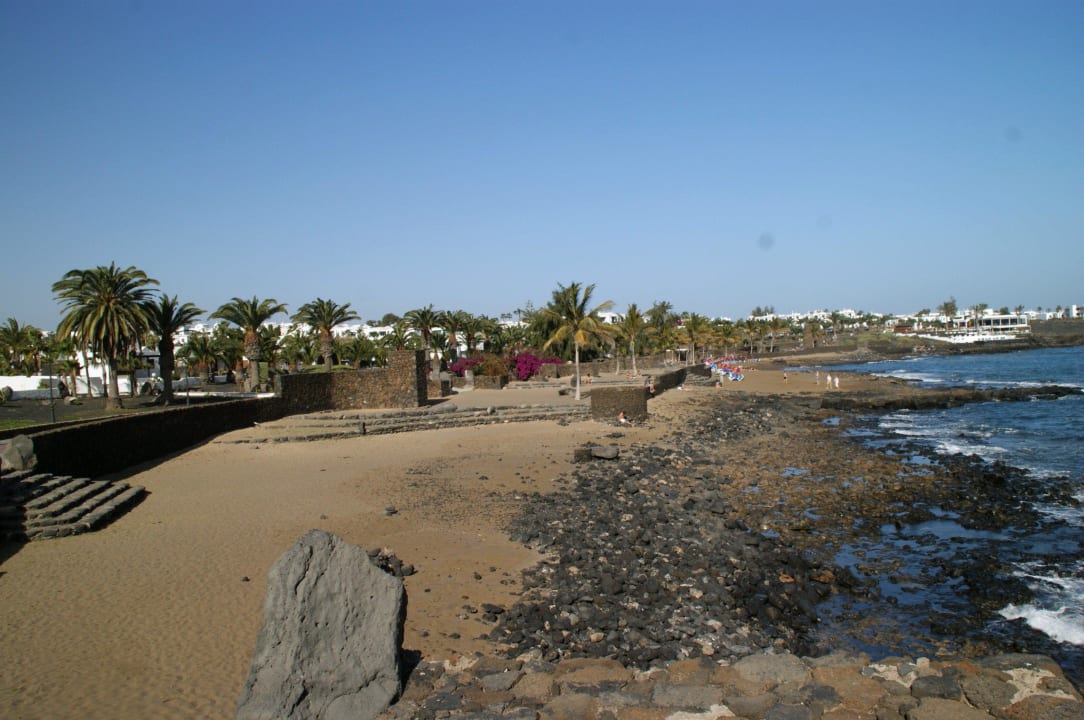 Playa Bastian hinter dem Hotel allsun App.-Hotel Albatros