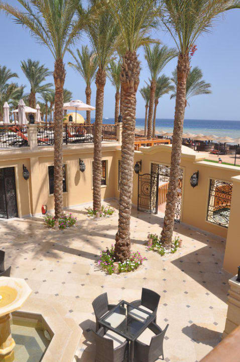 Liegeterrasse über dem Restaurant Makadi Spa - Adults only