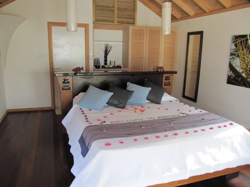 Beach Villa innen Kuredu Island Resort & Spa