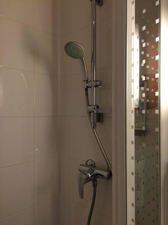 Shower Area ibis Hotel Porto Centro