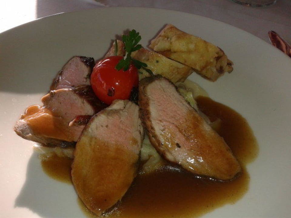 Auf den Punkt gegartes Schweinefilet Hotel Landhaus Streklhof