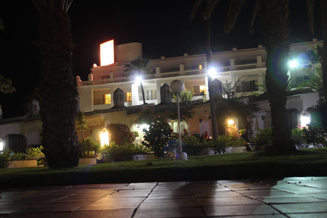 Bei Nacht Sahara Beach Club